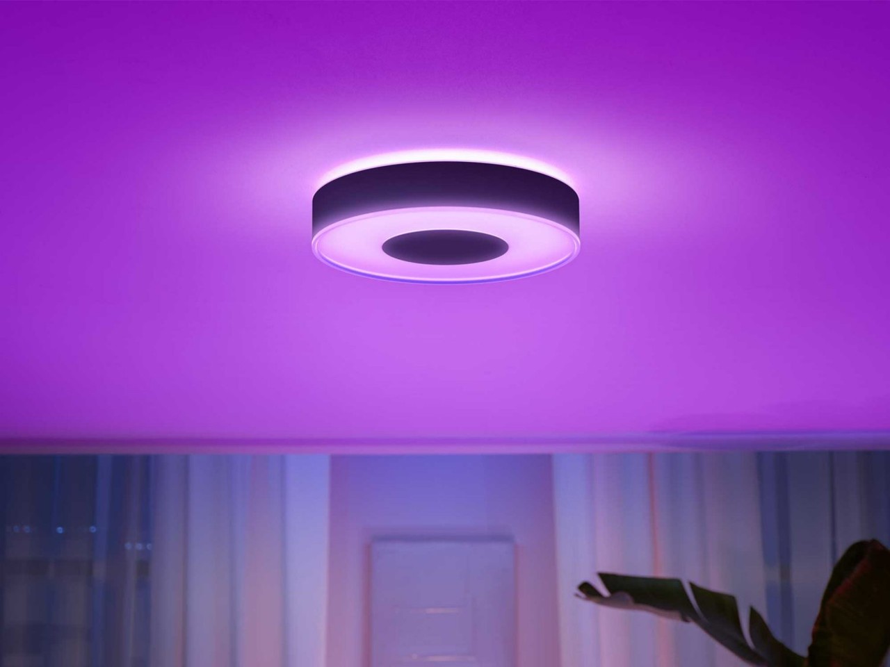 Philips Hue Infuse Medium Loftlampe 38cm - Dynamisk Hvidt og Farvet Lys