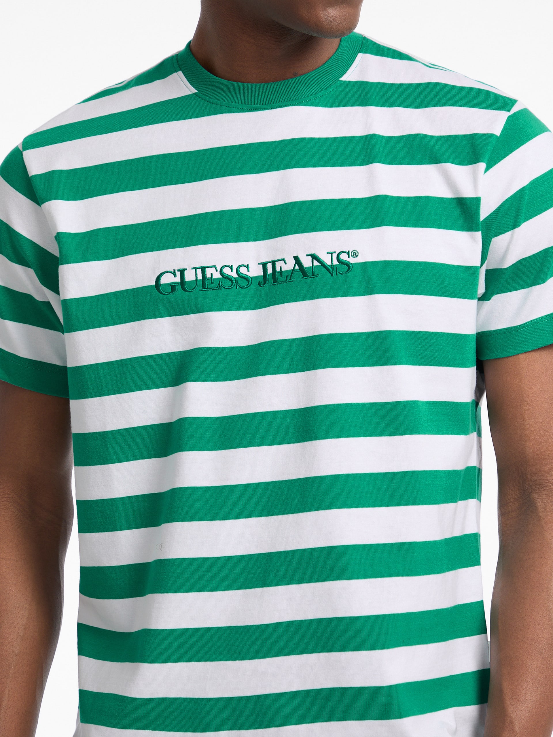 Camiseta com logo listrado