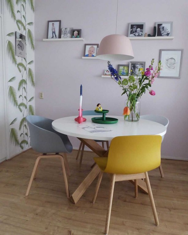 Hay AAC22 stoel gezeept eiken onderstel Pale Peach