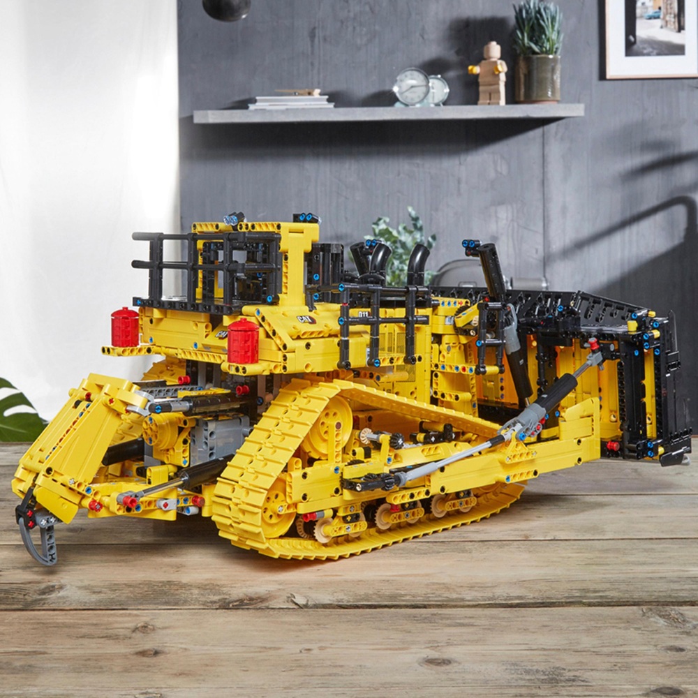 LEGO Technic 42131 App-gesteuertes CAT D11 Bulldozer RC Baufahrzeug-Set