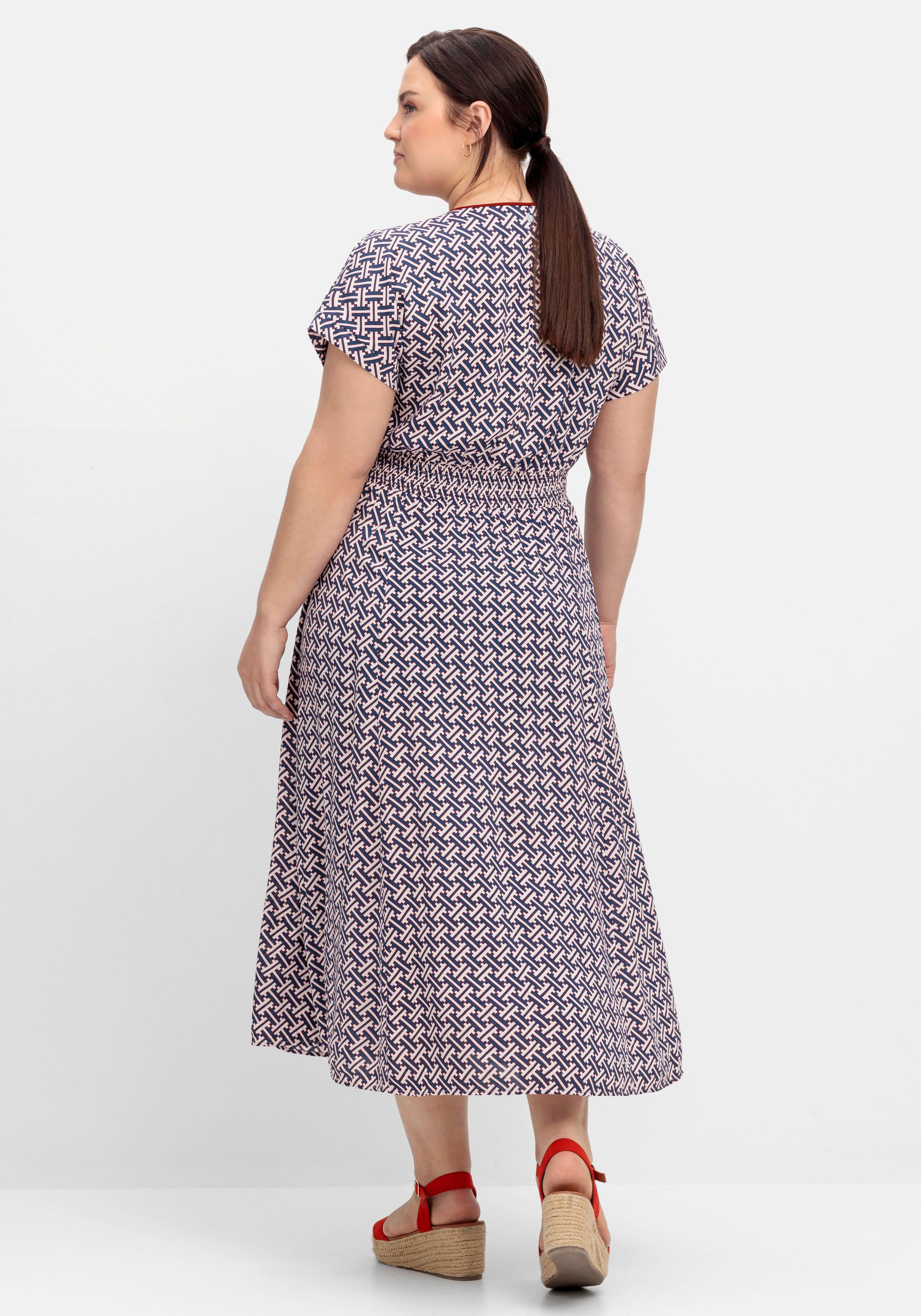 Maxikleid mit Alloverprint und V-Ausschnitt