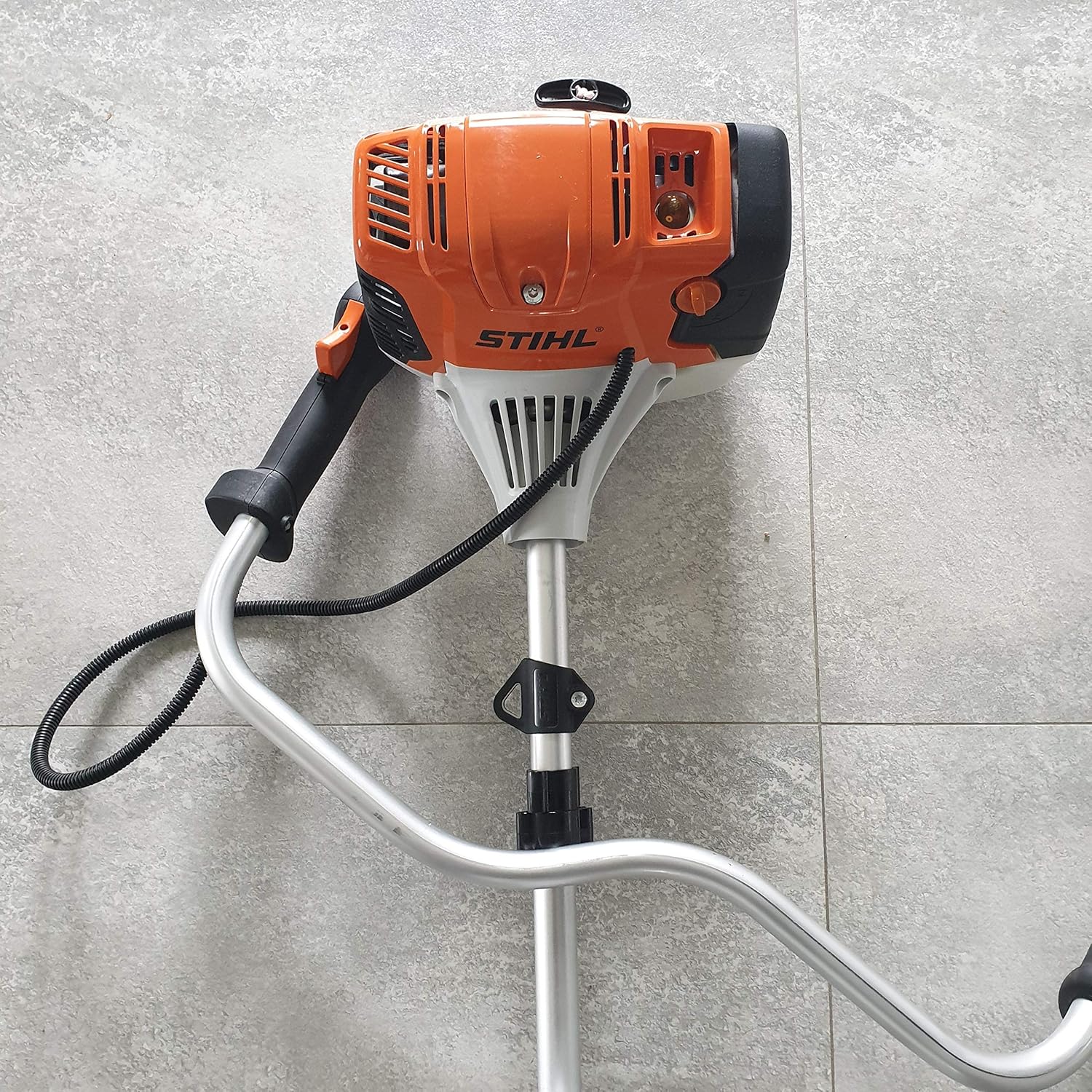 Stihl FS131 Benzin Motorsense Motorsense 36,3cc mit Klinge 230-2