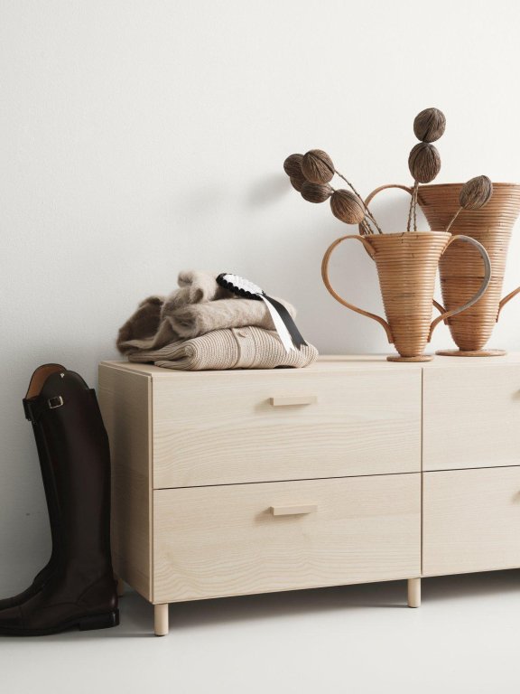String Furniture Relief low ladekast 123x46,6 essen