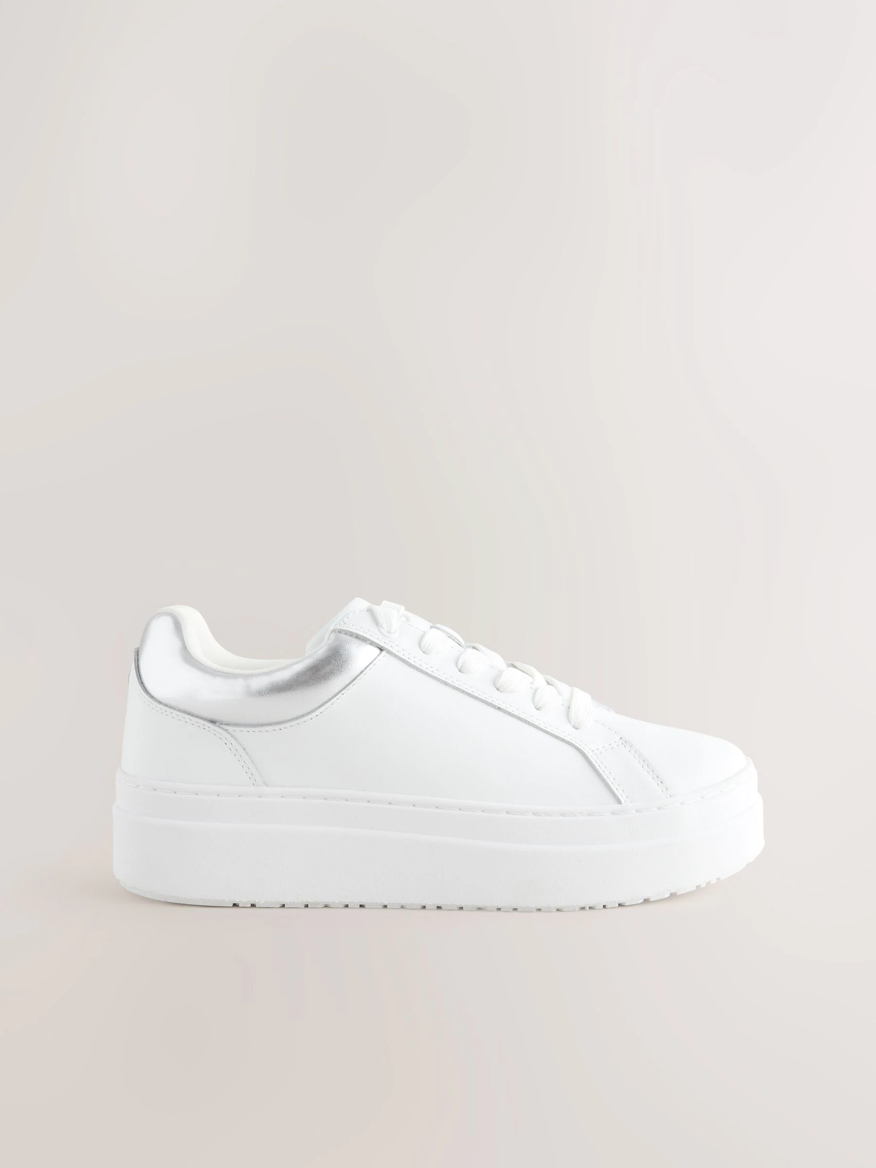 Wit - Leren sneakers met ronde neus en dikke vetersluiting