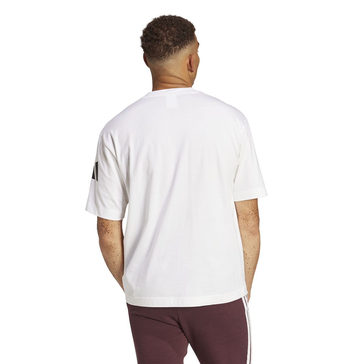 ADIDAS ROUPAS ESPORTIVAS<br>Camiseta Essencial de Manga Curta com Corte Solto