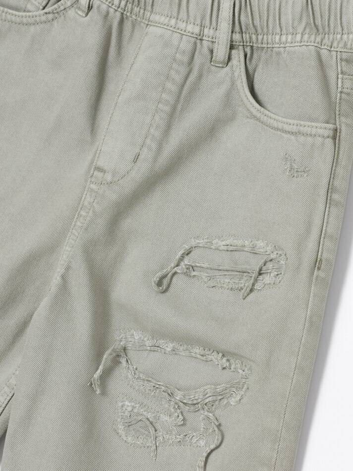 Bermuda jeans com rasgos - Verde