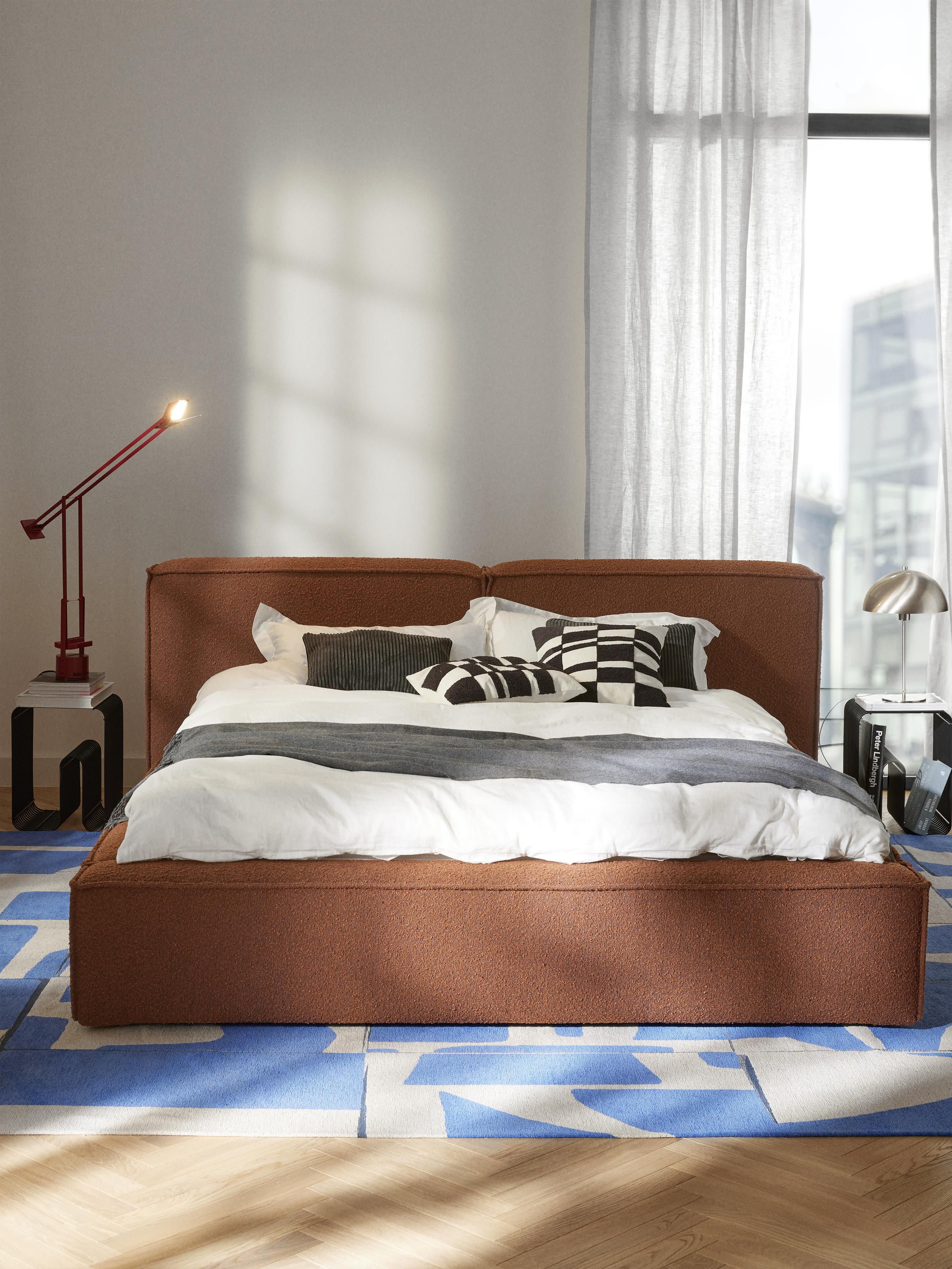 Bouclé gestoffeerd bed Lennon met opbergruimte