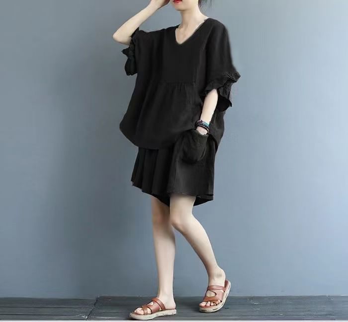 ZIMO - Set: Blouse met V-hals, elleboogmouwen en ruches + Shorts met elastische taille