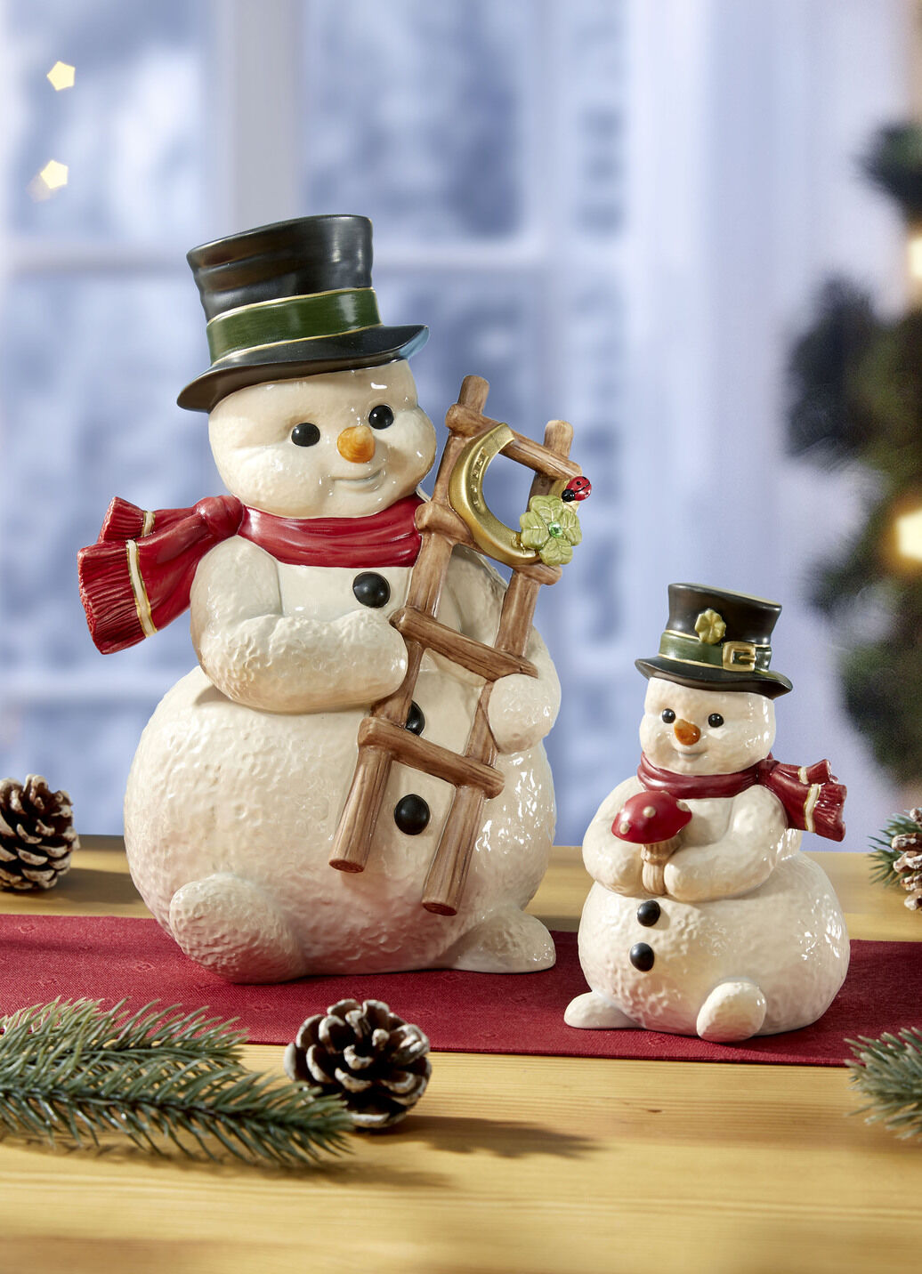 Handgefertigter Schneemann aus dem Hause Goebel