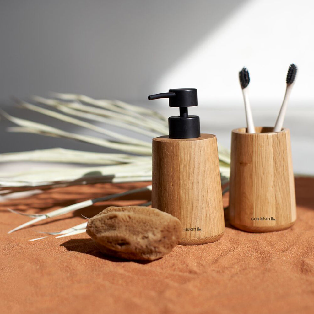 Sealskin Earth Badkamerset - Zeepdispenser 150 ml - Tandenborstelbeker - Eiken