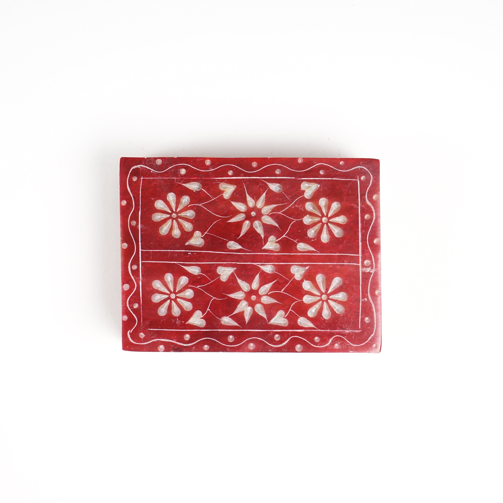 Dose 'Blume', aus Naturstein, rot, L 7 cm, B 10 cm, H 4 cm von fischer's lagerhaus