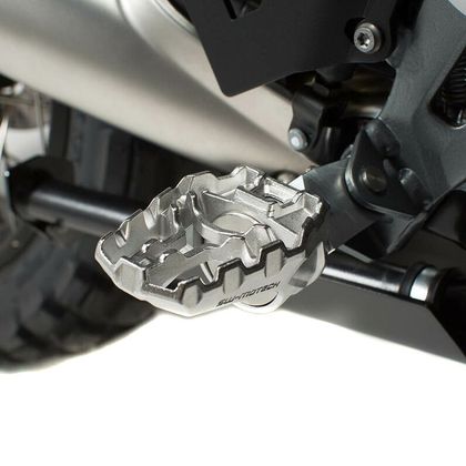Repose-pieds SW-MOTECH EVO - Gris