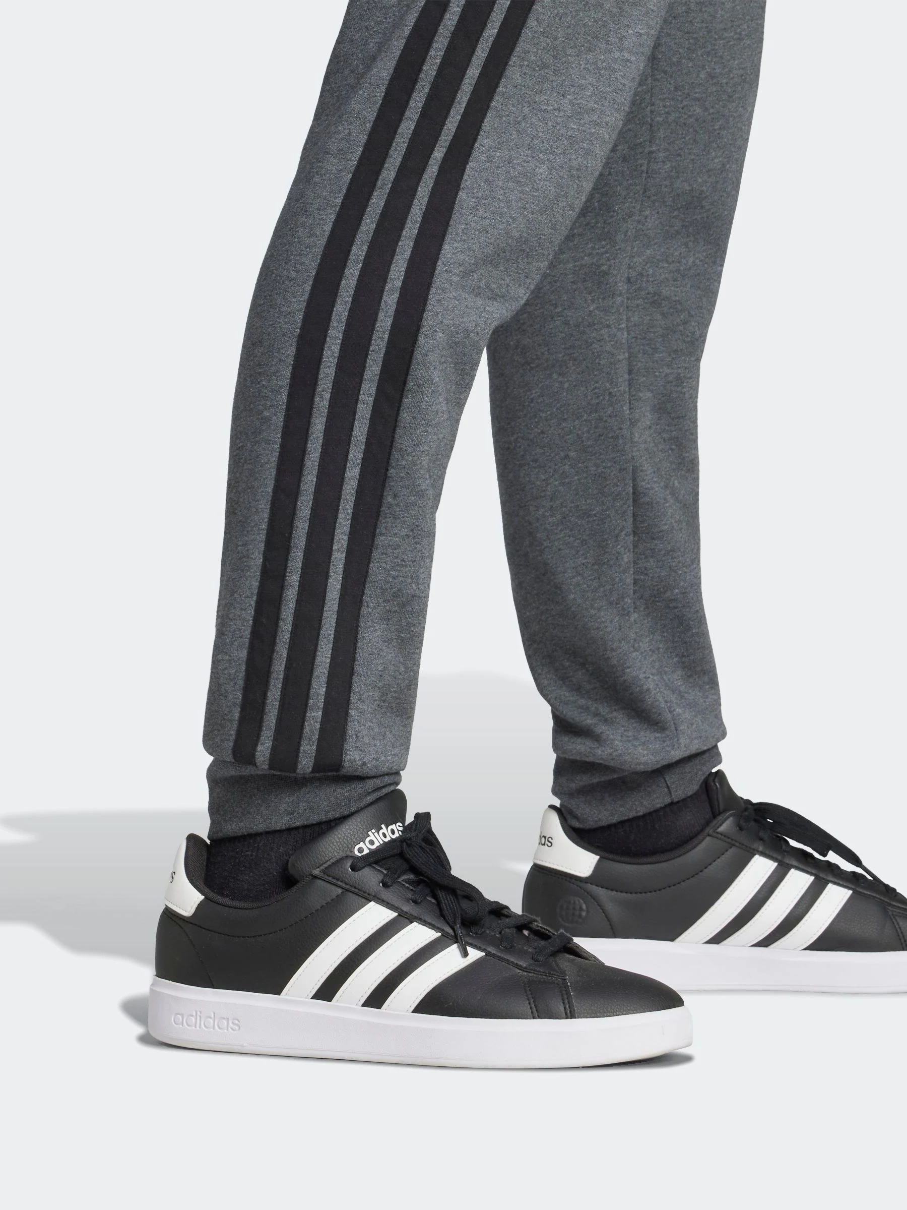 Grijs en zwart - adidas Essentials fleece joggingbroek met 3 strepen