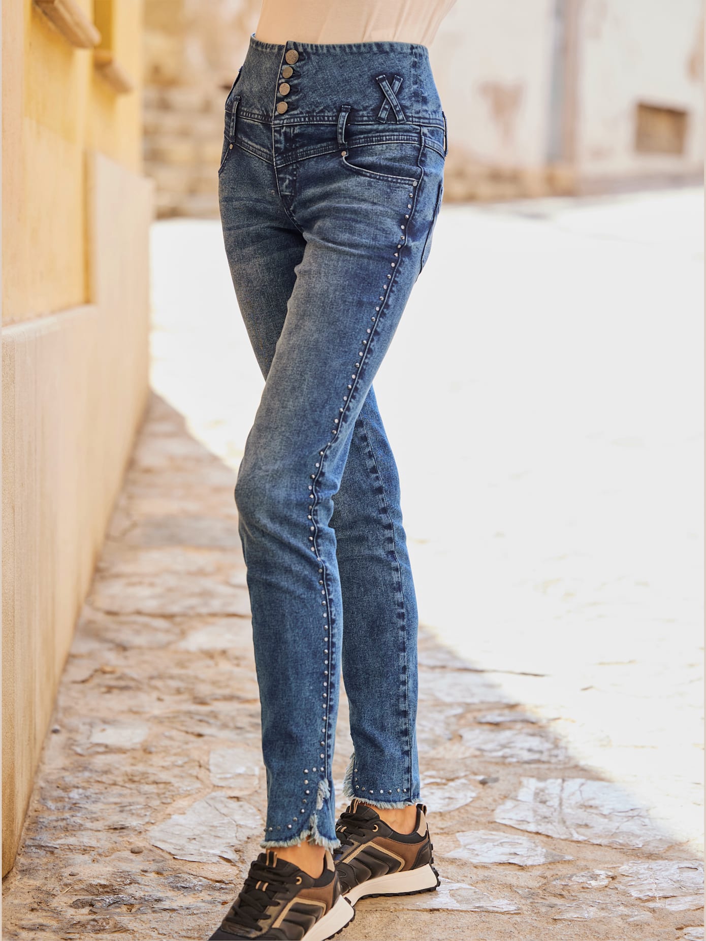 Jean effet délavé moderne