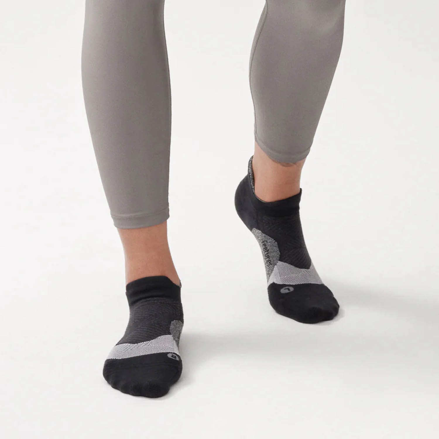 Feetures  Elite Light Cushion No Show Tab