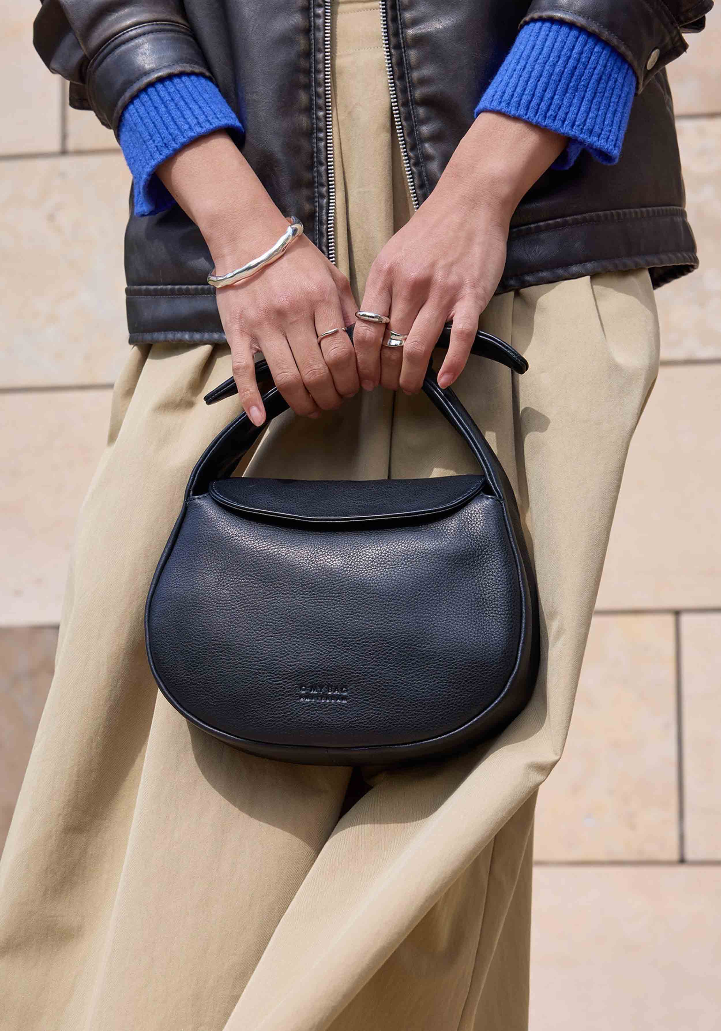 O My Bag Handtasche Coco Croissant Soft Grain Leather Black