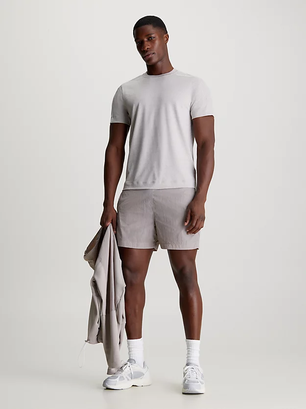 Camiseta de ginástica em tela com logotipo