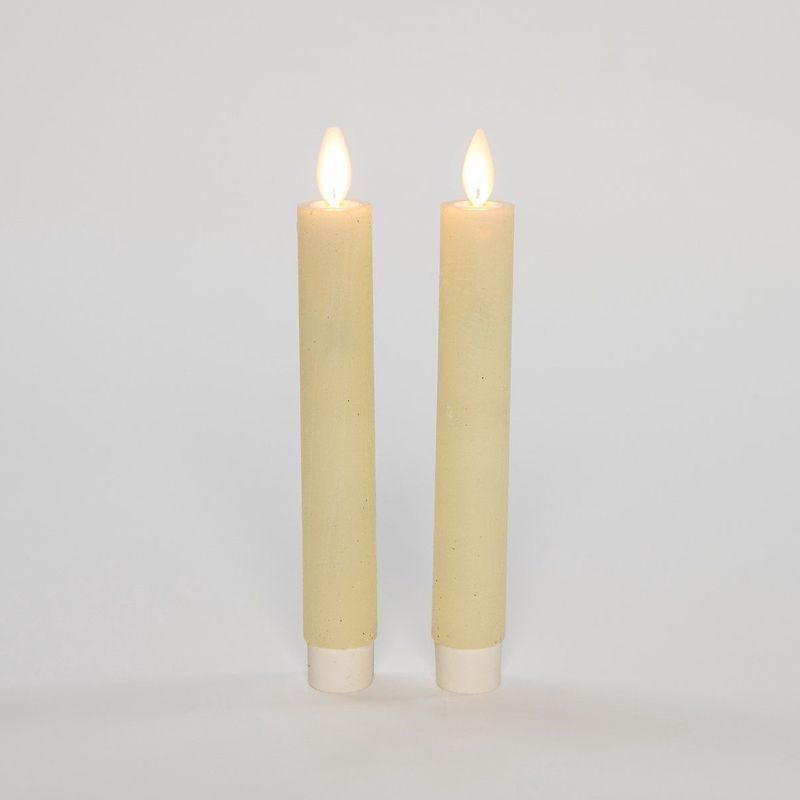 Anna's Collection LED dinerkaarsen - 2x st - ivoor wit - 18 cm - met afstandsbediening