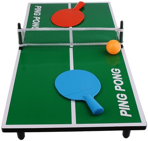 Liten pingpong-bord med tilbehør