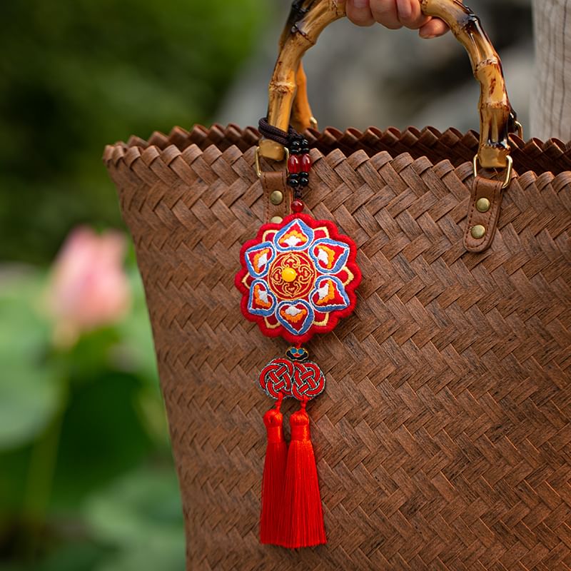 Embroidery Kingdom - DIY borduurpakket met hangende kwastjes (verschillende ontwerpen)