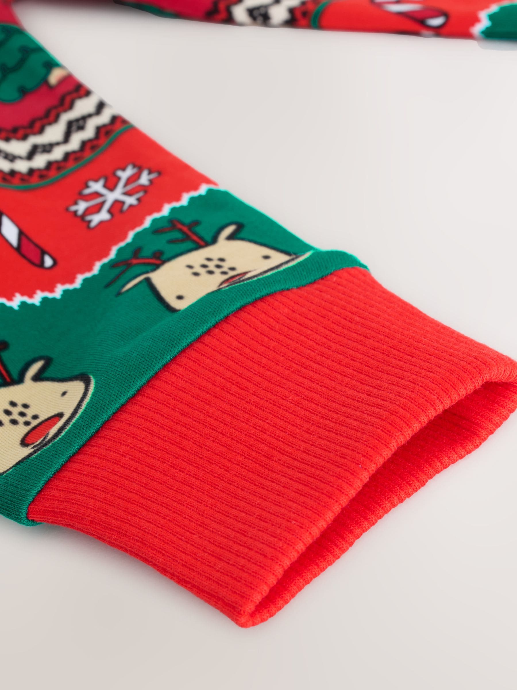 Rood met fairislemotief - Enkele Knusse Kerstmis Pyjama's (9mnd -10jr)