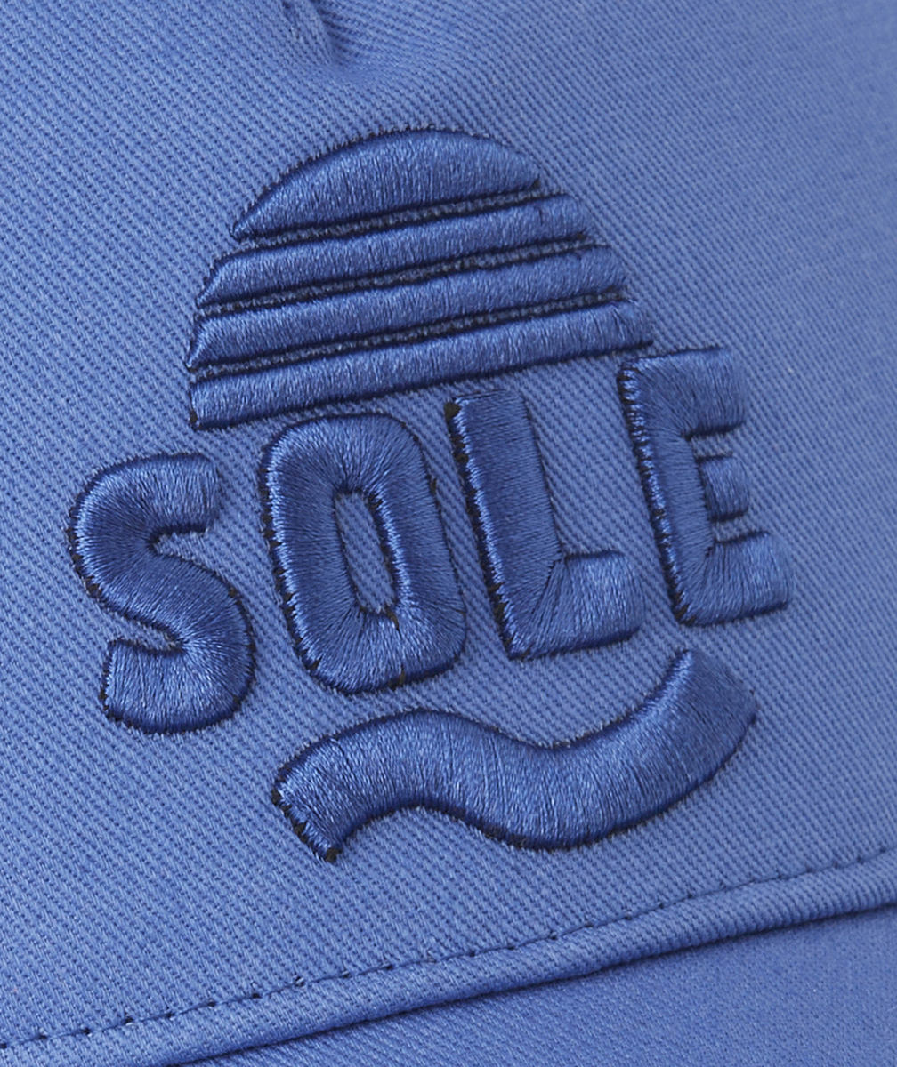 CASQUETTE GARÇON EN COTON BLEU AVEC MESSAGE SOLE BRODÉ