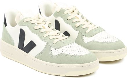 Veja Sneakers V-10 Groen VI0220500-Pure Black Clay kopen
