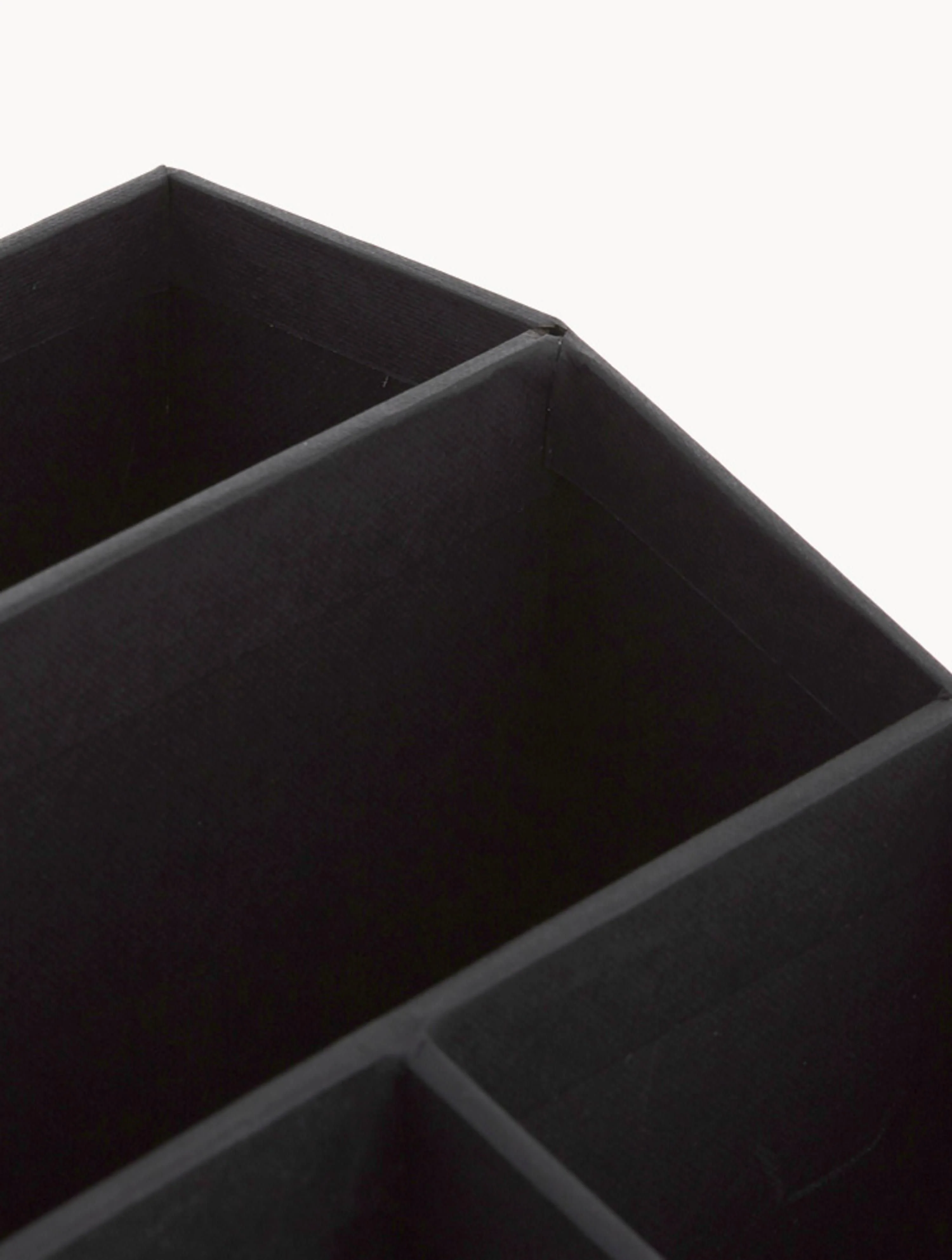 Bureau organizer Greta