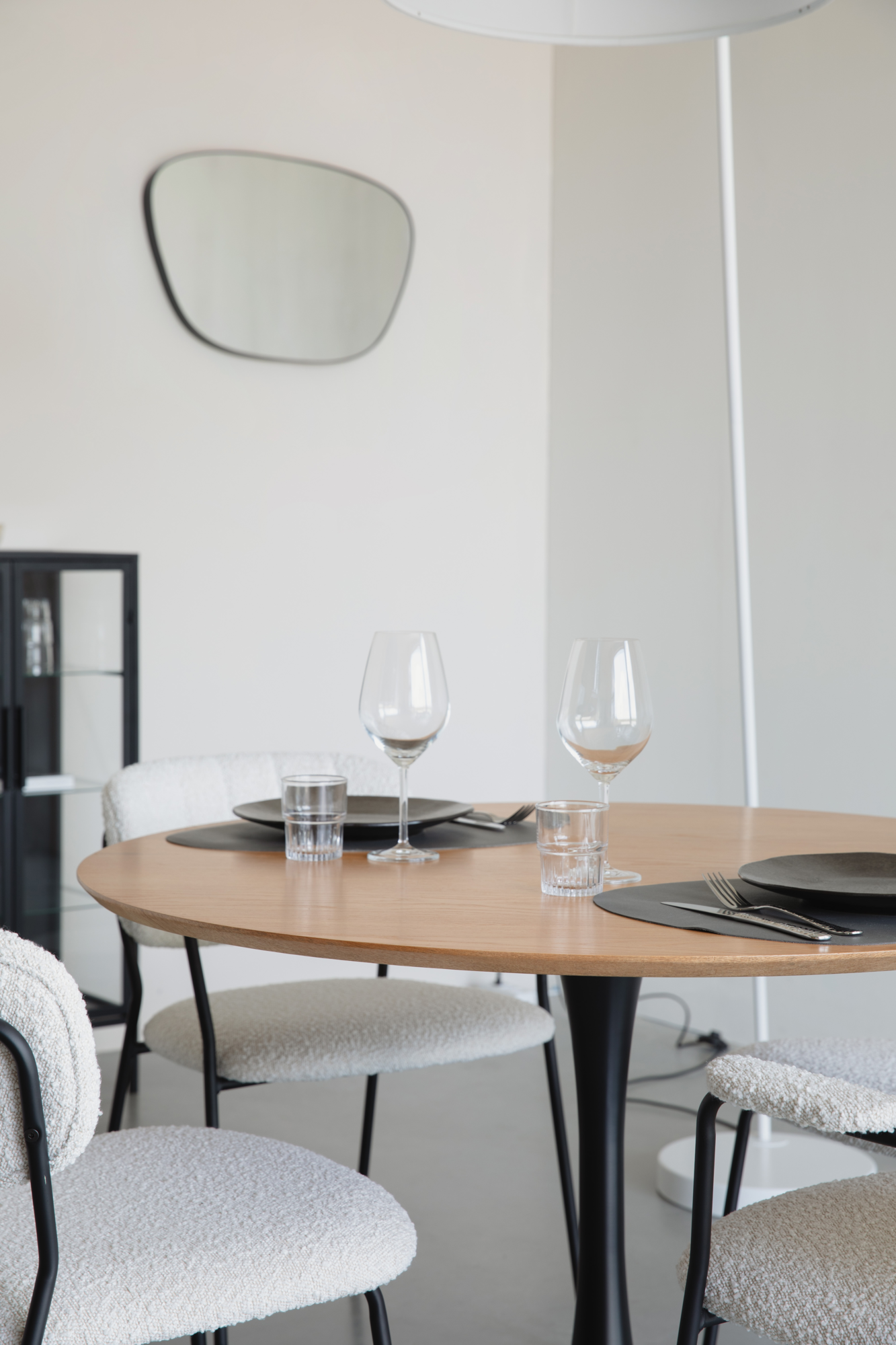 Eettafel RAKU bruin zwart