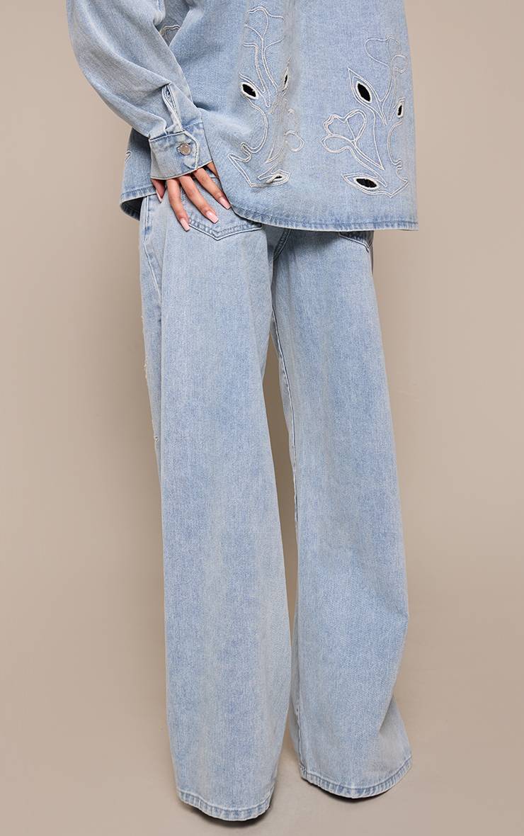 Mid Blue Wash Jean Large Bleu Moyen Avec Détails Brodés