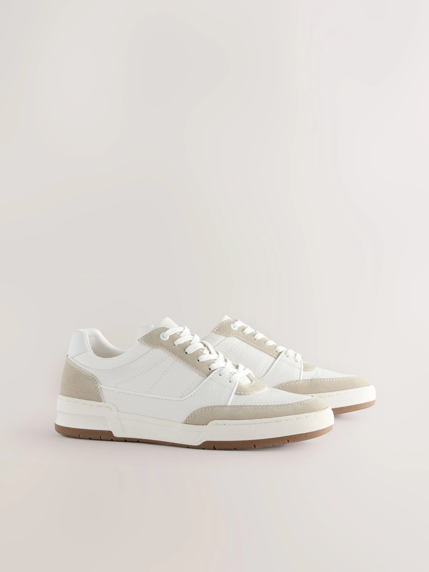 Neutraal - Smart Casual Trainers with Suede Trim