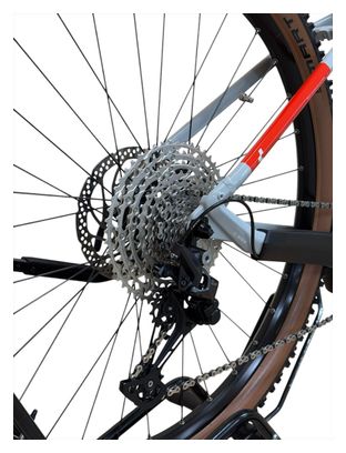 Produit reconditionné . Cube Reaction Hybrid Pro 625 SHIMANO DEORE 2022 . VTT électrique . Cube . très bon état