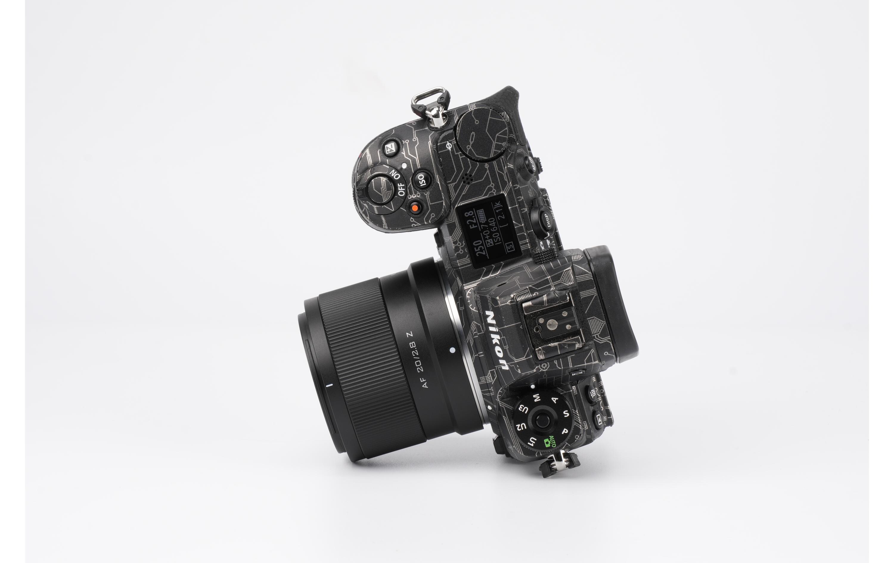 Festbrennweite AF 20mm F/2.8 – Nikon Z<br>Leichtes Autofokus-Vollformatobjektiv für Nikon Z-Mount