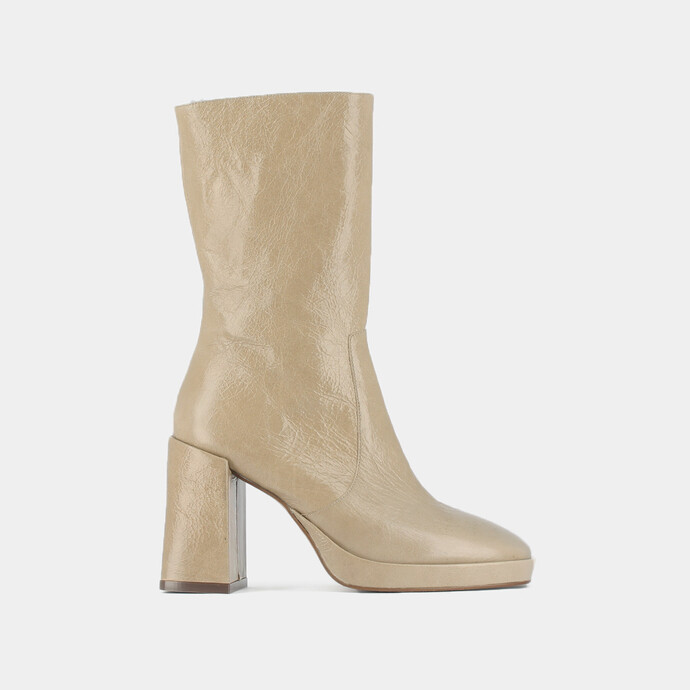 Boots à talons  en cuir brillant beige
