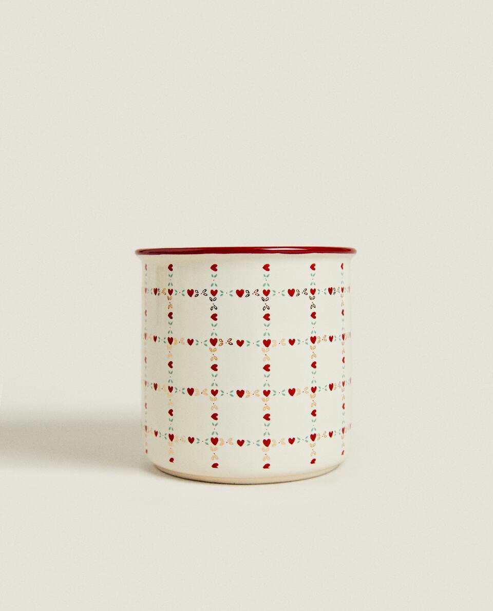Caneca infantil de cerâmica com corações para o Natal