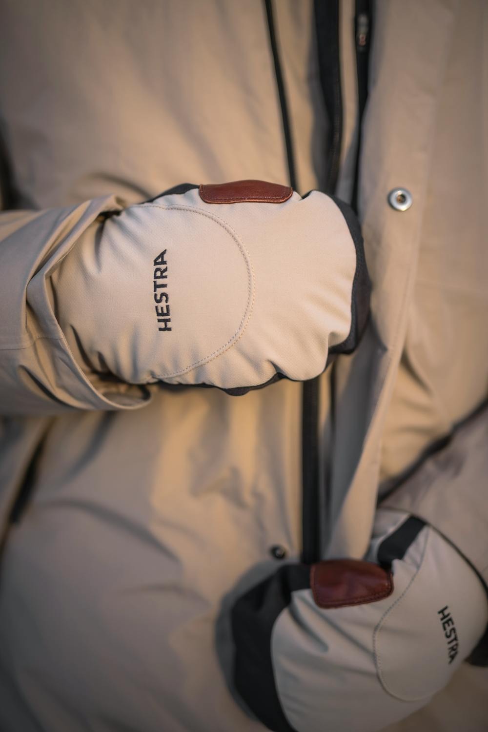 CZone Mellow Mitt Beige