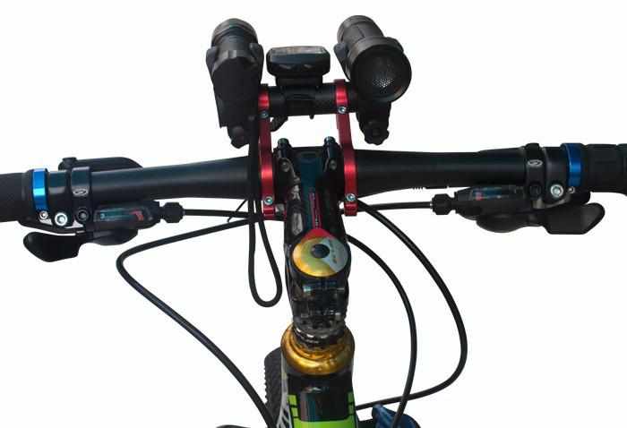 Support Vélo pour accessoires en Carbon Renforcé Universel