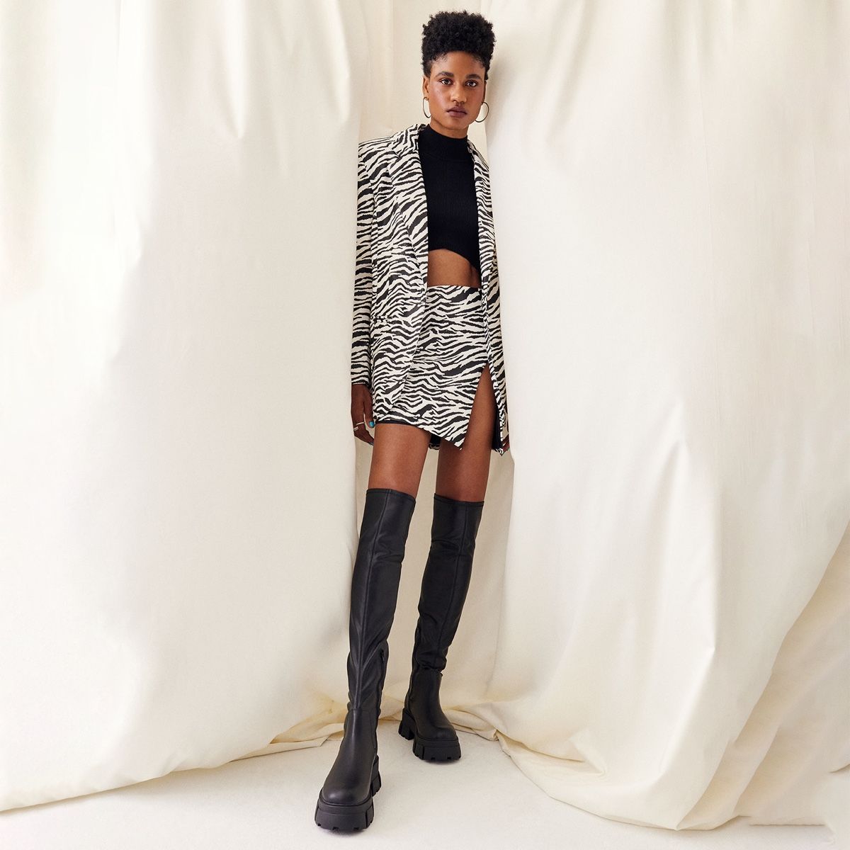 Grandmode Black Women Casual boots