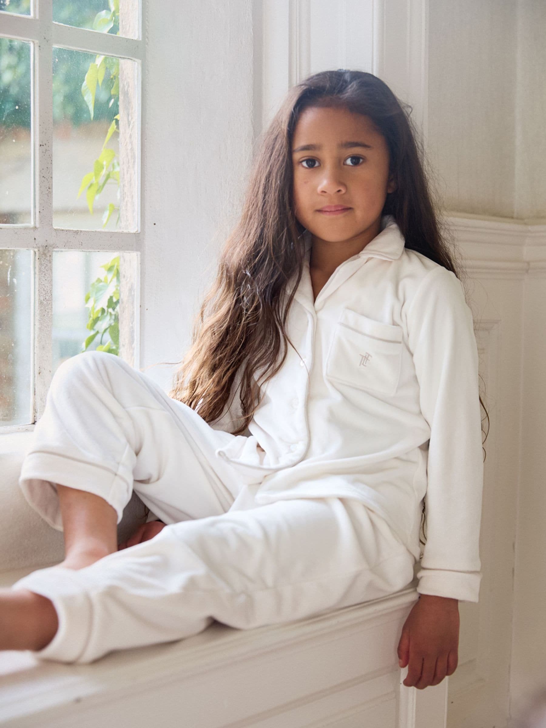 Crème - The Little Tailor Luxe kerstpyjama voor kinderen van zacht aanvoelend velours