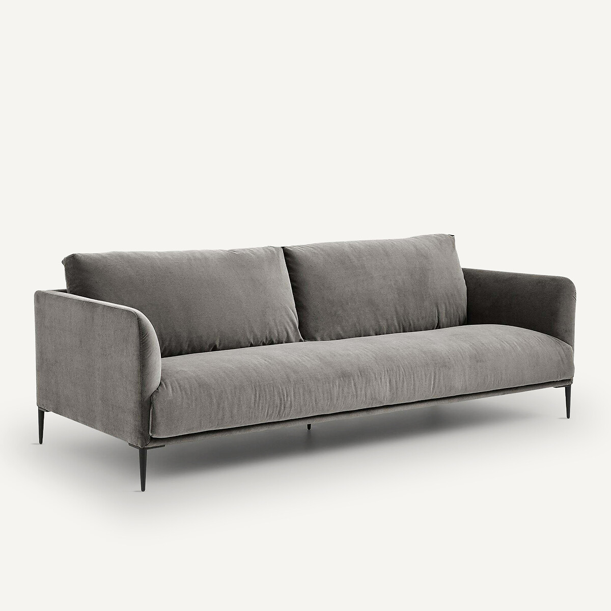 AM.PM<br>Sofá em veludo lavado, design Oscar E.Gallina