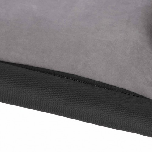 Cama cinza em formato de carro para cães