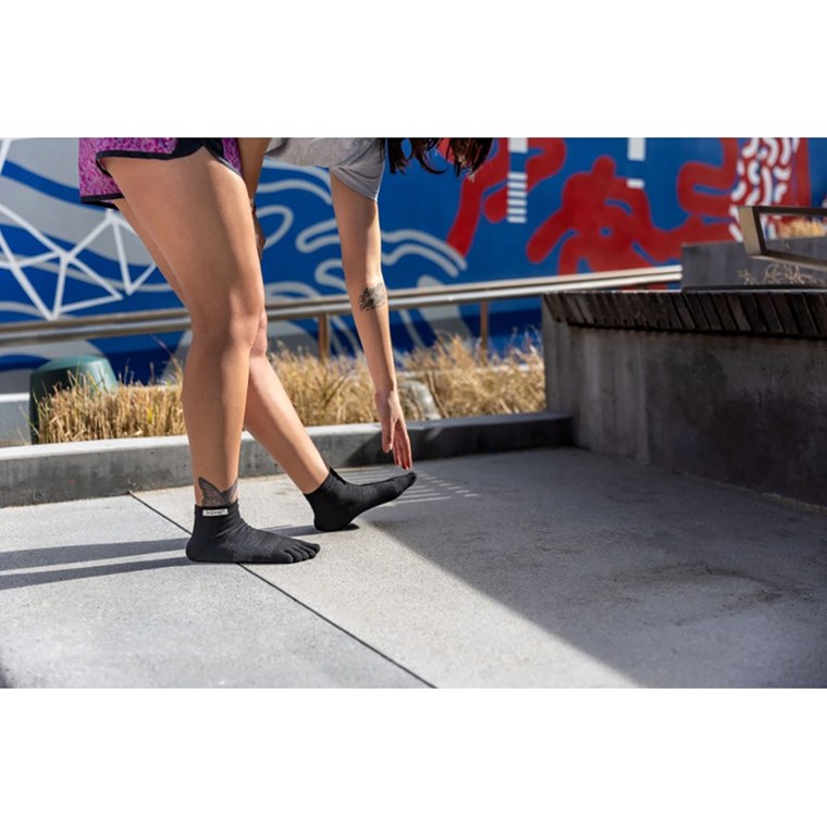 Injinji Run Lightweight Mini-Crew Black