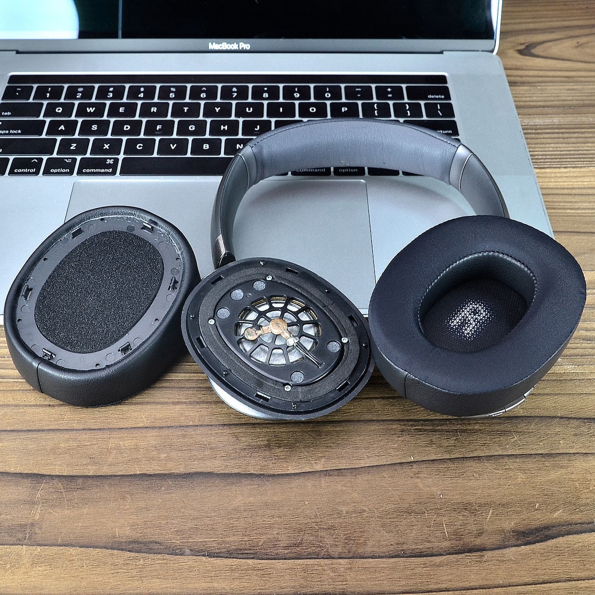 Erstatning av øreputer for JBL Everest 750 750NC