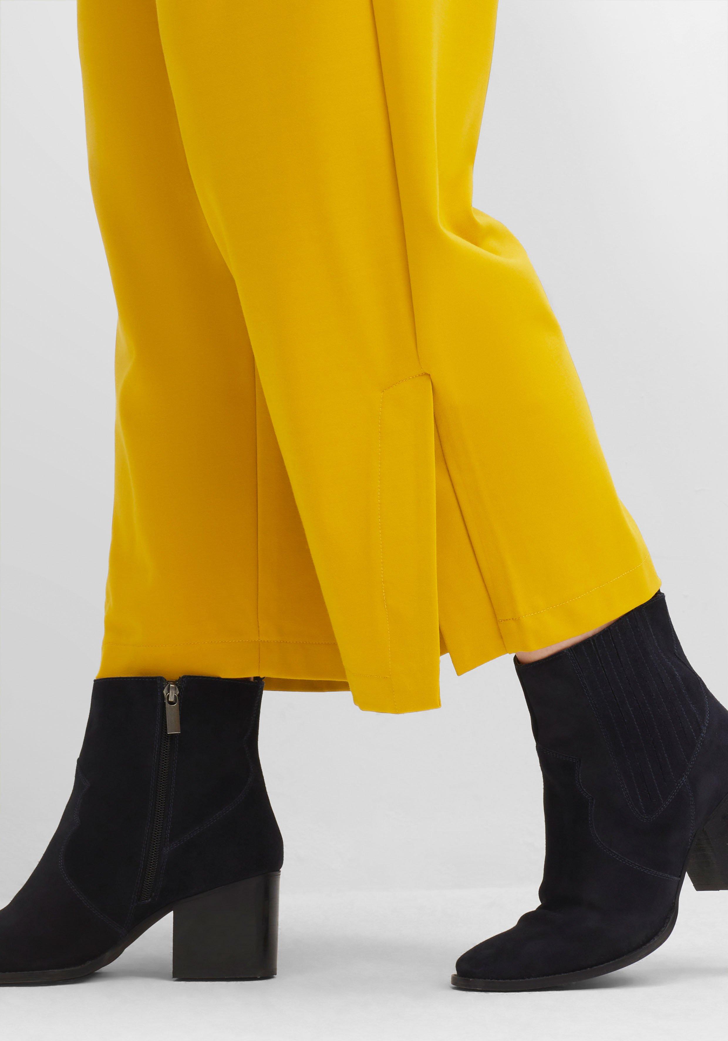 Weite 7/8-Hose mit Schlupfbund und hohem Schlitz