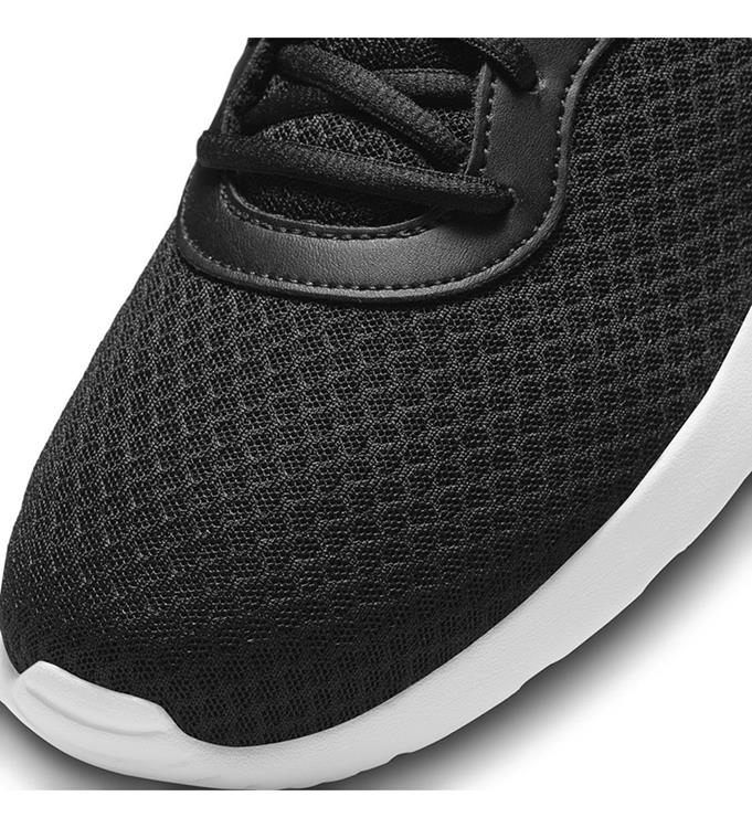 Nike Men Tanjun Sneakers