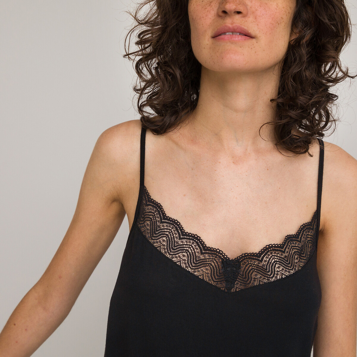 ANNE WEYBURN<br>Camisola com alças finas