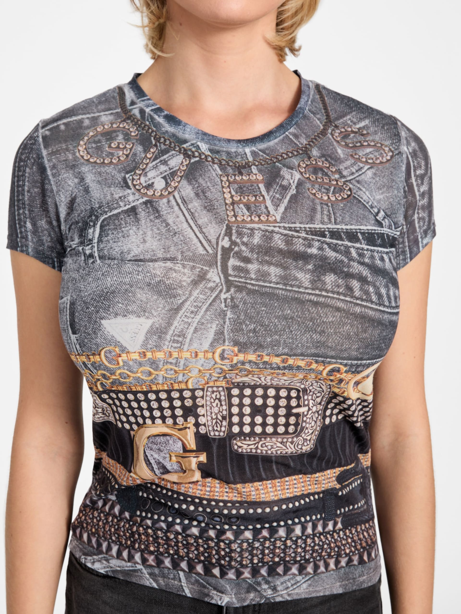 Camiseta com cinto
