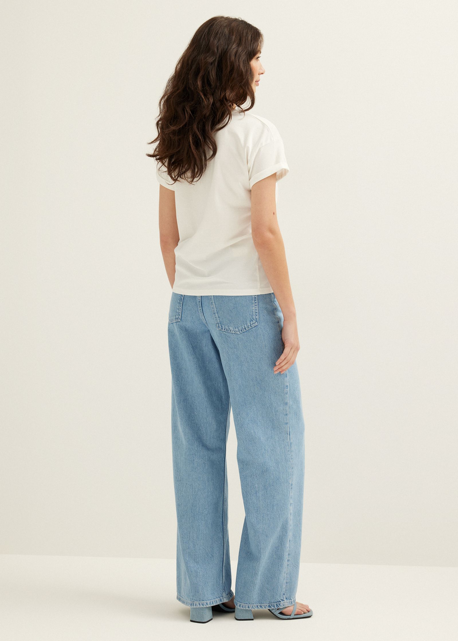 Basic T-shirt met opgerolde mouw