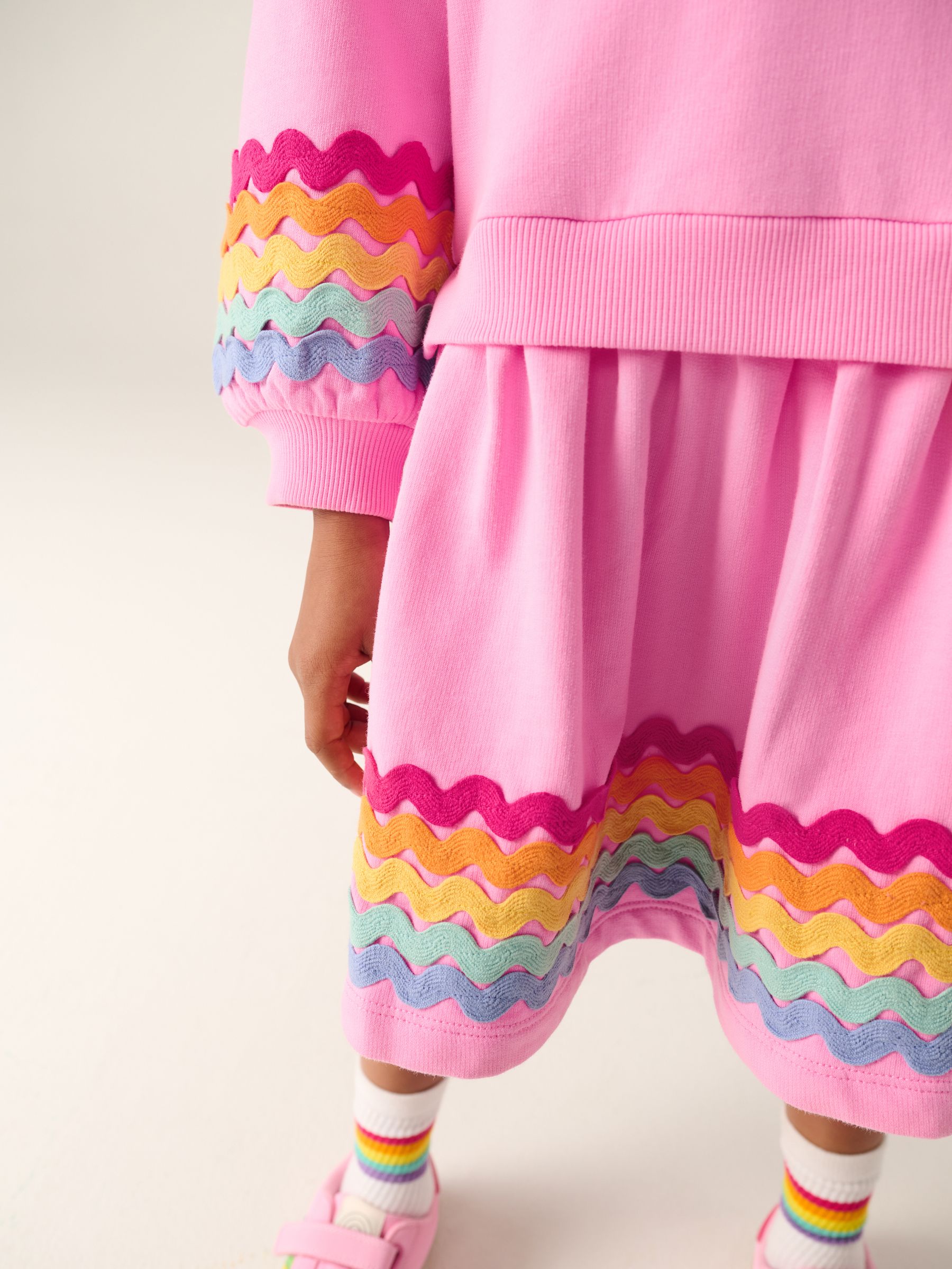 Little Bird by Jools Oliver pastelkleurige regenboog Ric Rac mockable sweatjurk
