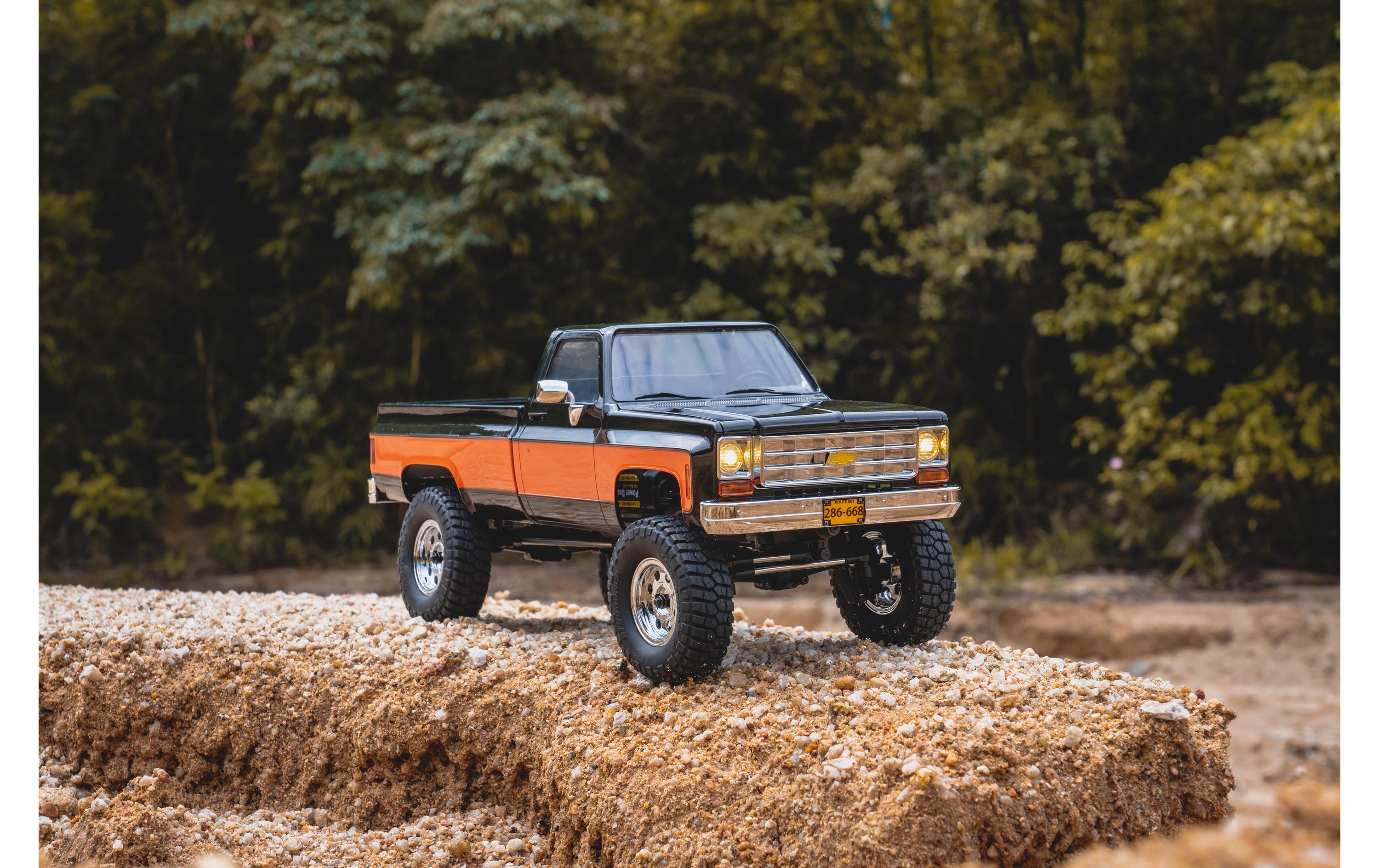 Scale Crawler FCX18 Chevrolet K10 Schwarz, RTR, 1:18<br>Mini Rock Crawler mit detaillierter Chevy K10 Pick-Up Karosserie und 2-Gang Getriebe